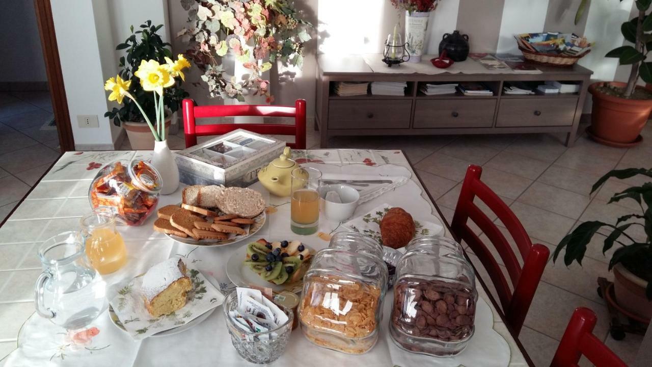 I 99 ulivi Bed & Breakfast Cavour Exterior foto