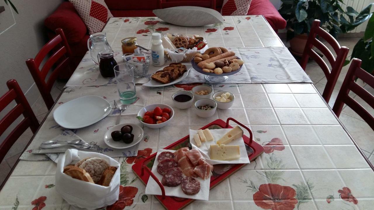 I 99 ulivi Bed & Breakfast Cavour Exterior foto